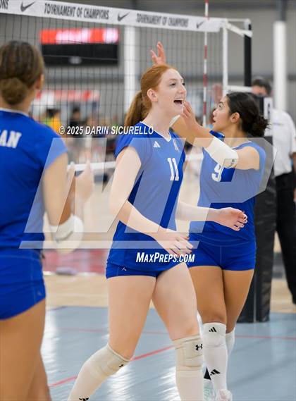 Thumbnail 3 in Bishop Gorman vs. Centennial (Nike Tournament of Champions – Southwest) photogallery.