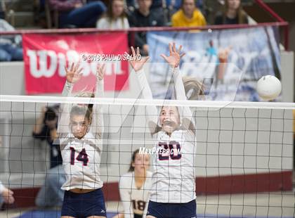 Thumbnail 1 in Chaparral vs. Fossil Ridge (CHSAA 5A 3rd Round) photogallery.