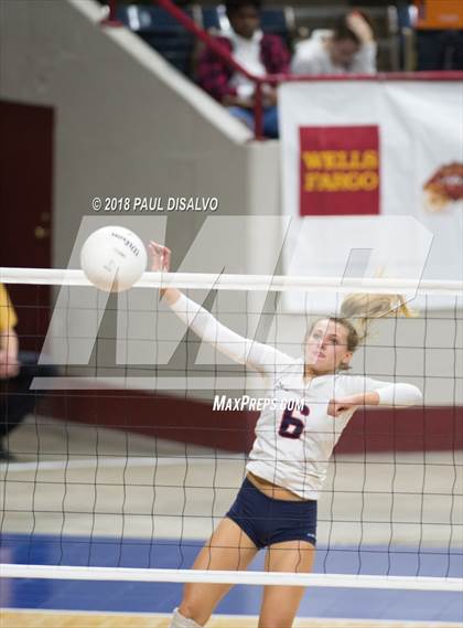 Thumbnail 3 in Chaparral vs. Fossil Ridge (CHSAA 5A 3rd Round) photogallery.
