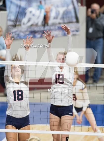 Thumbnail 2 in Chaparral vs. Fossil Ridge (CHSAA 5A 3rd Round) photogallery.
