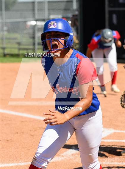 Thumbnail 1 in Nixon-Smiley vs Industrial (UIL 3A Bi District) photogallery.