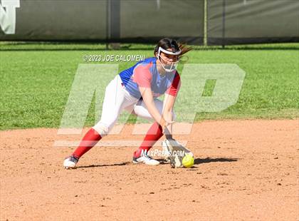Thumbnail 3 in Nixon-Smiley vs Industrial (UIL 3A Bi District) photogallery.