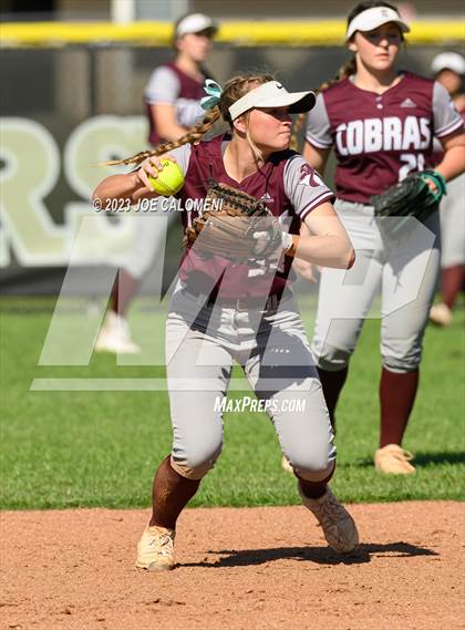 Thumbnail 2 in Nixon-Smiley vs Industrial (UIL 3A Bi District) photogallery.