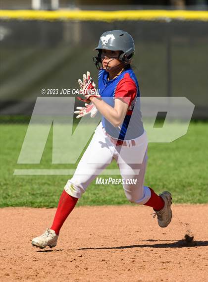 Thumbnail 3 in Nixon-Smiley vs Industrial (UIL 3A Bi District) photogallery.