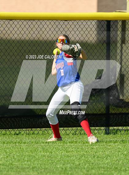 Thumbnail 2 in Nixon-Smiley vs Industrial (UIL 3A Bi District) photogallery.