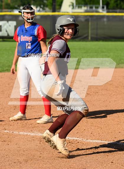Thumbnail 1 in Nixon-Smiley vs Industrial (UIL 3A Bi District) photogallery.