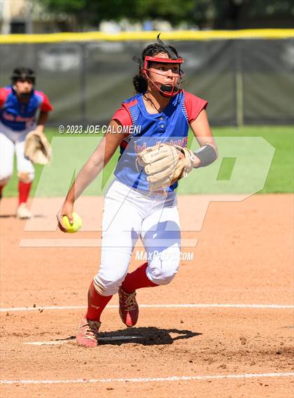 Thumbnail 3 in Nixon-Smiley vs Industrial (UIL 3A Bi District) photogallery.