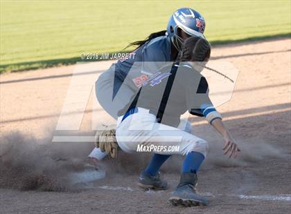 Thumbnail 3 in Warren Central vs. Southaven photogallery.