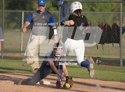 Thumbnail 3 in Warren Central vs. Southaven photogallery.