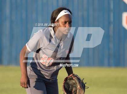 Thumbnail 3 in Warren Central vs. Southaven photogallery.