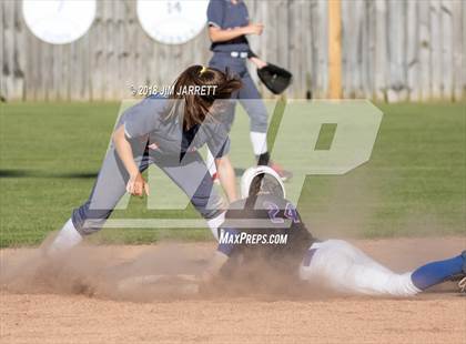 Thumbnail 3 in Warren Central vs. Southaven photogallery.