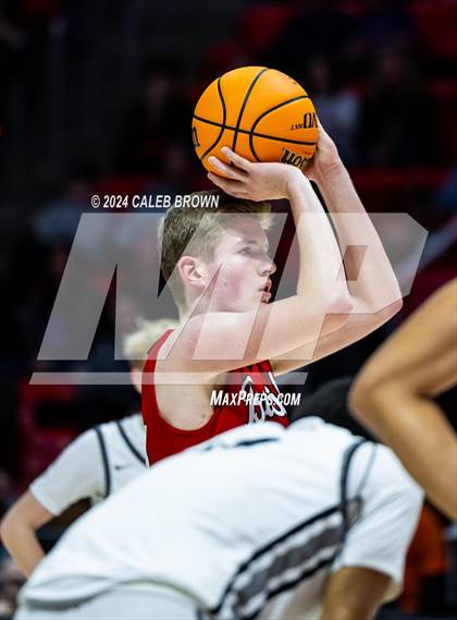 Thumbnail 3 in Highland vs. Bountiful (UHSAA 5A Quarterfinal) photogallery.