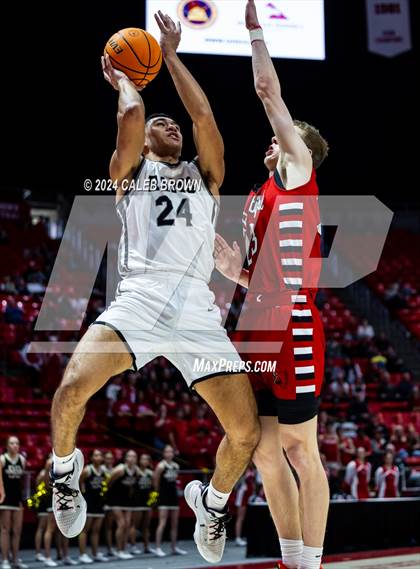 Thumbnail 2 in Highland vs. Bountiful (UHSAA 5A Quarterfinal) photogallery.