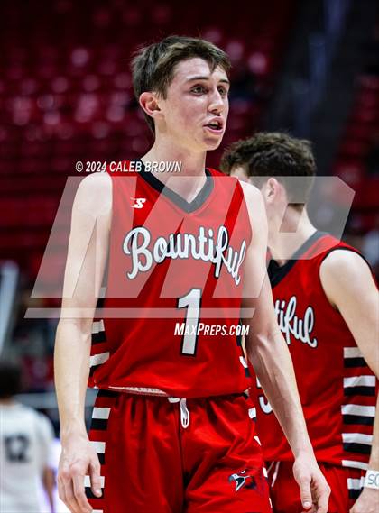 Thumbnail 2 in Highland vs. Bountiful (UHSAA 5A Quarterfinal) photogallery.