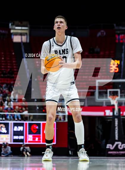 Thumbnail 2 in Highland vs. Bountiful (UHSAA 5A Quarterfinal) photogallery.