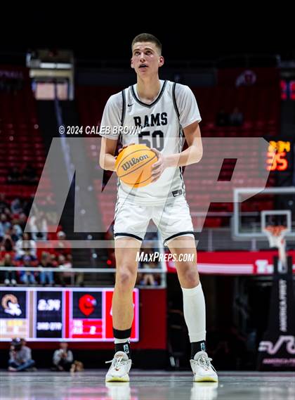 Thumbnail 1 in Highland vs. Bountiful (UHSAA 5A Quarterfinal) photogallery.