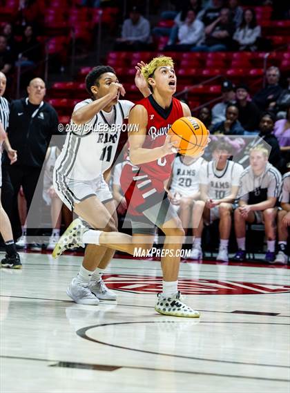 Thumbnail 3 in Highland vs. Bountiful (UHSAA 5A Quarterfinal) photogallery.