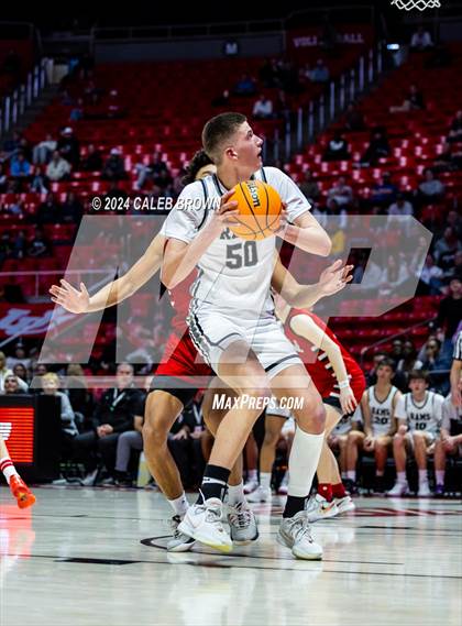 Thumbnail 3 in Highland vs. Bountiful (UHSAA 5A Quarterfinal) photogallery.