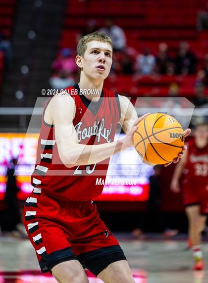 Thumbnail 3 in Highland vs. Bountiful (UHSAA 5A Quarterfinal) photogallery.