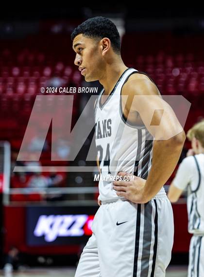 Thumbnail 1 in Highland vs. Bountiful (UHSAA 5A Quarterfinal) photogallery.