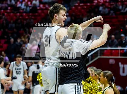 Thumbnail 3 in Highland vs. Bountiful (UHSAA 5A Quarterfinal) photogallery.