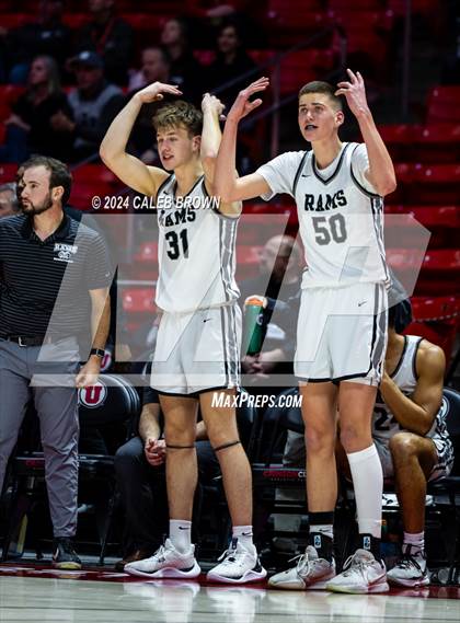 Thumbnail 1 in Highland vs. Bountiful (UHSAA 5A Quarterfinal) photogallery.