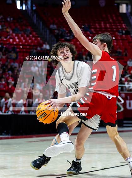 Thumbnail 1 in Highland vs. Bountiful (UHSAA 5A Quarterfinal) photogallery.