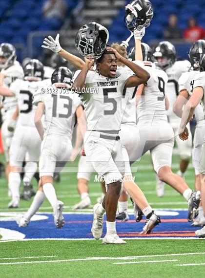 Thumbnail 3 in Vandegrift vs Katy (UIL 6A Regional Semifinal) photogallery.
