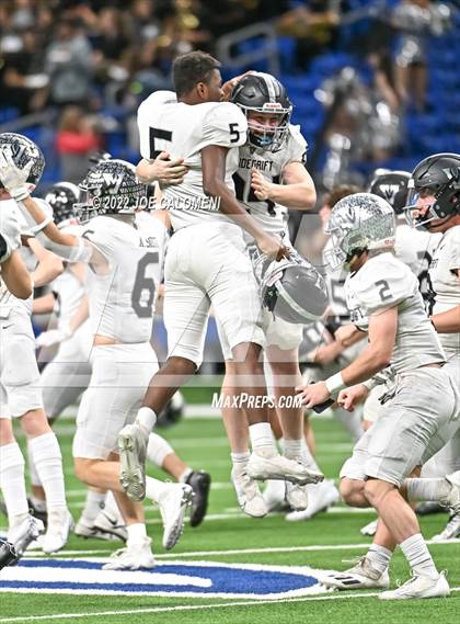 Thumbnail 2 in Vandegrift vs Katy (UIL 6A Regional Semifinal) photogallery.