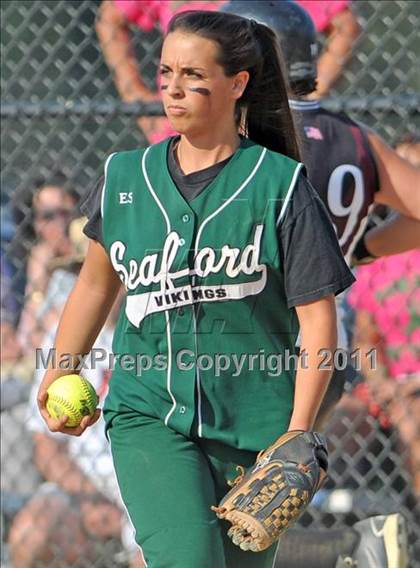 Thumbnail 3 in Kings Park vs Seaford (Class A Regional Final) photogallery.