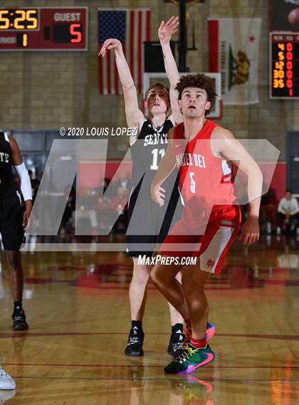 Thumbnail 2 in Servite @ Mater Dei (Nike Extravaganza) photogallery.