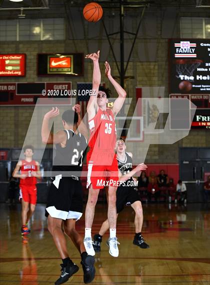 Thumbnail 3 in Servite @ Mater Dei (Nike Extravaganza) photogallery.