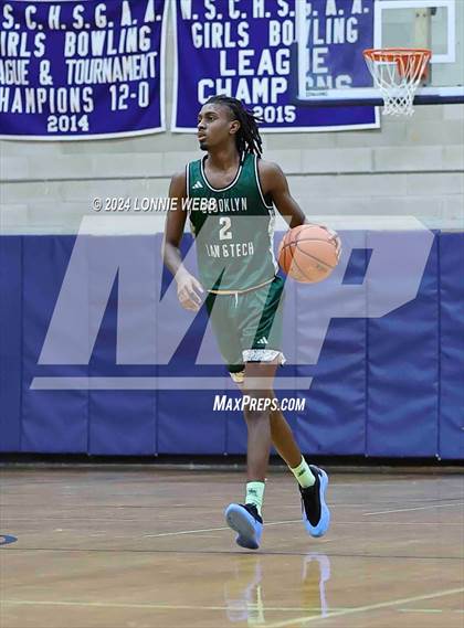 Thumbnail 2 in St. Anthony's vs. Brooklyn Law & Tech (New York Holiday Invitational) photogallery.