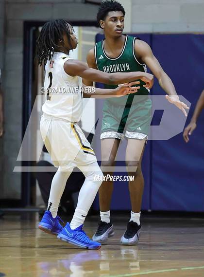 Thumbnail 1 in St. Anthony's vs. Brooklyn Law & Tech (New York Holiday Invitational) photogallery.