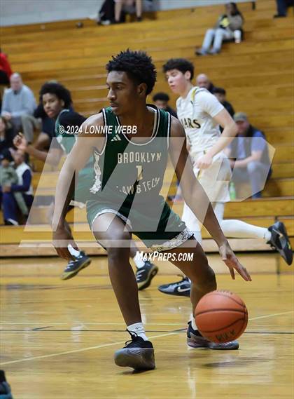 Thumbnail 2 in St. Anthony's vs. Brooklyn Law & Tech (New York Holiday Invitational) photogallery.
