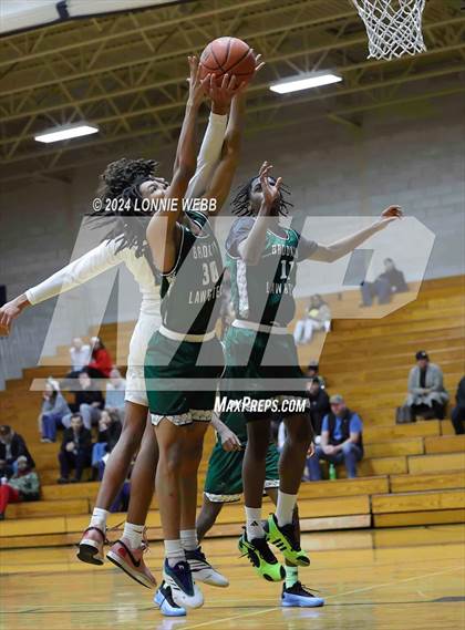 Thumbnail 1 in St. Anthony's vs. Brooklyn Law & Tech (New York Holiday Invitational) photogallery.