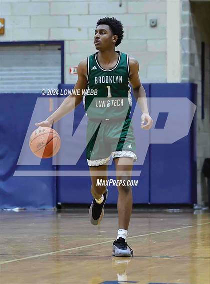 Thumbnail 2 in St. Anthony's vs. Brooklyn Law & Tech (New York Holiday Invitational) photogallery.