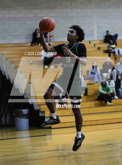 Thumbnail 2 in St. Anthony's vs. Brooklyn Law & Tech (New York Holiday Invitational) photogallery.