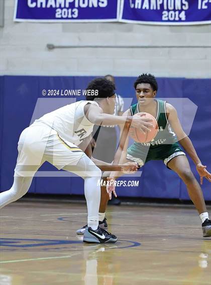 Thumbnail 2 in St. Anthony's vs. Brooklyn Law & Tech (New York Holiday Invitational) photogallery.