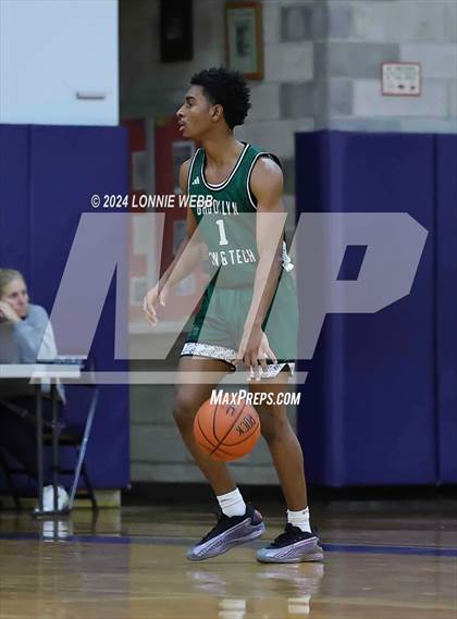 Thumbnail 1 in St. Anthony's vs. Brooklyn Law & Tech (New York Holiday Invitational) photogallery.
