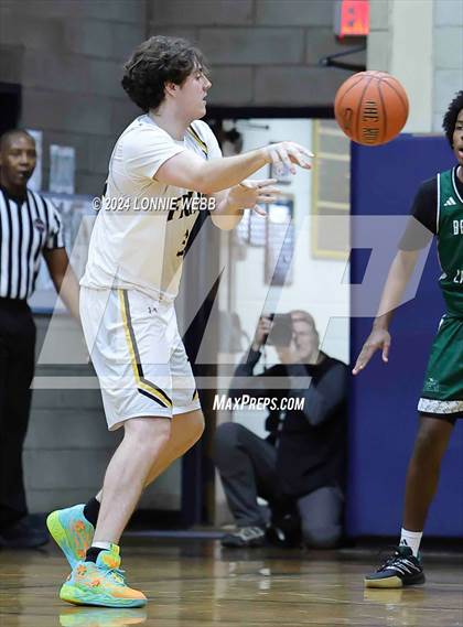 Thumbnail 2 in St. Anthony's vs. Brooklyn Law & Tech (New York Holiday Invitational) photogallery.