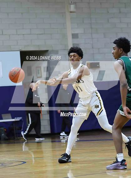 Thumbnail 2 in St. Anthony's vs. Brooklyn Law & Tech (New York Holiday Invitational) photogallery.