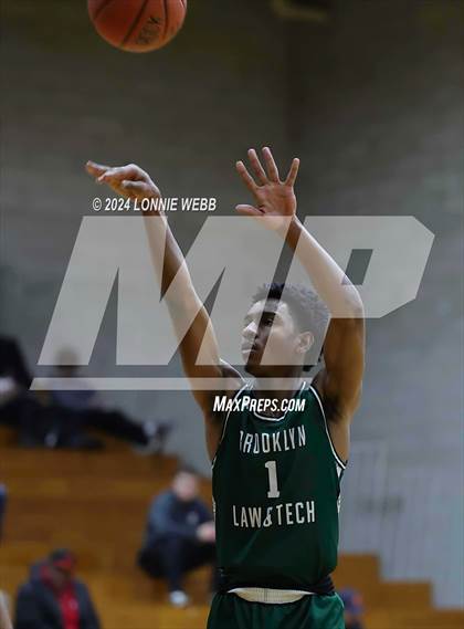 Thumbnail 2 in St. Anthony's vs. Brooklyn Law & Tech (New York Holiday Invitational) photogallery.
