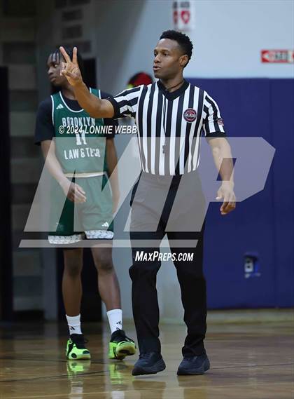 Thumbnail 3 in St. Anthony's vs. Brooklyn Law & Tech (New York Holiday Invitational) photogallery.