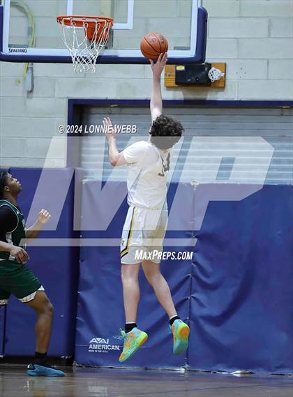 Thumbnail 2 in St. Anthony's vs. Brooklyn Law & Tech (New York Holiday Invitational) photogallery.