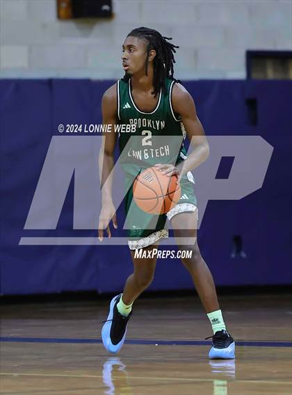 Thumbnail 2 in St. Anthony's vs. Brooklyn Law & Tech (New York Holiday Invitational) photogallery.