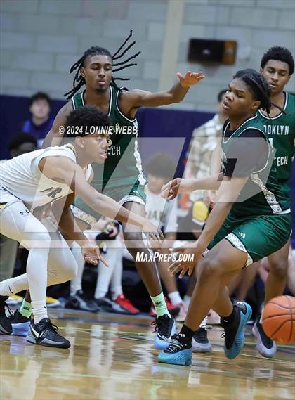 Thumbnail 3 in St. Anthony's vs. Brooklyn Law & Tech (New York Holiday Invitational) photogallery.
