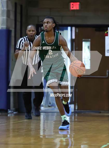 Thumbnail 2 in St. Anthony's vs. Brooklyn Law & Tech (New York Holiday Invitational) photogallery.