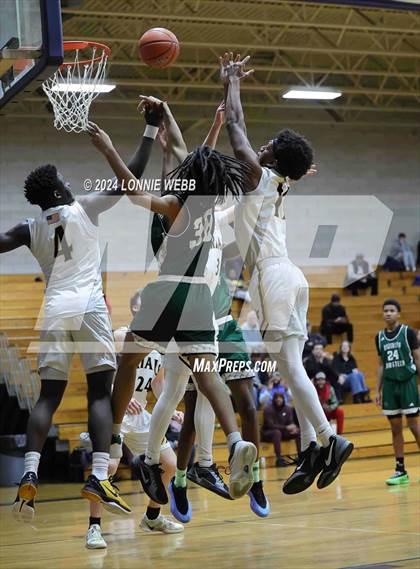 Thumbnail 3 in St. Anthony's vs. Brooklyn Law & Tech (New York Holiday Invitational) photogallery.