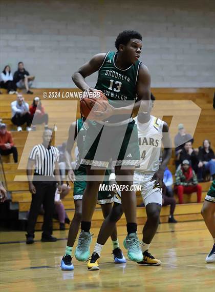 Thumbnail 1 in St. Anthony's vs. Brooklyn Law & Tech (New York Holiday Invitational) photogallery.